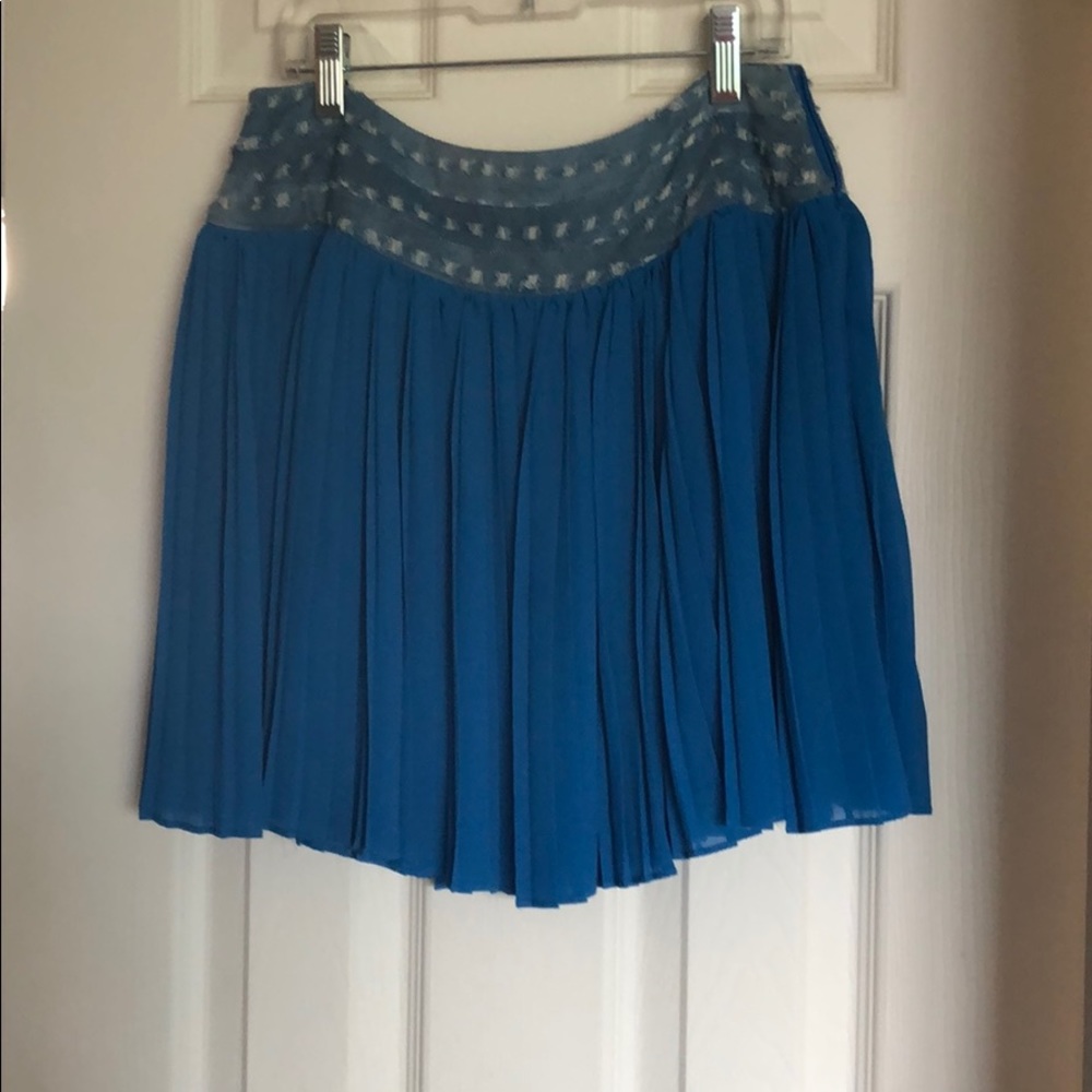 Blue pleated mini skirt